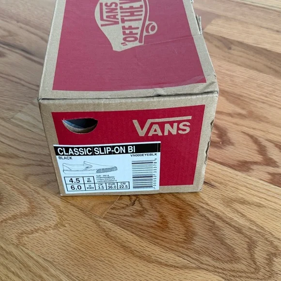 NWT Vans Classic Slip-On Shoes in Black Size 6- White Accents - Picture 9 of 9